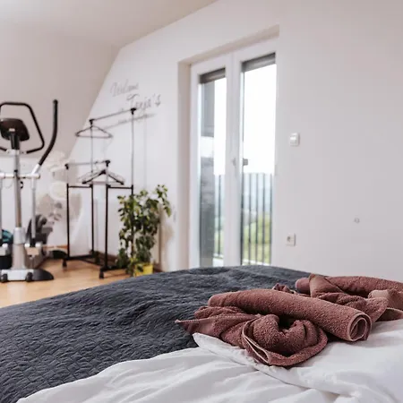 Tanja S In Nature With Sauna And Hot Tub Hébergement de vacances