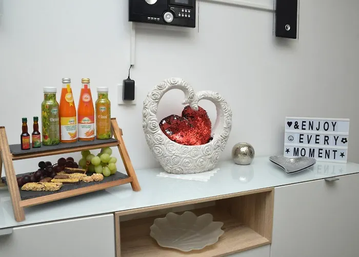 Tanja S In Nature With Sauna And Hot Tub *