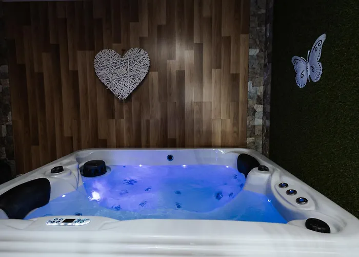 Tanja S In Nature With Sauna And Hot Tub