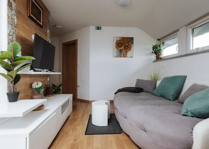 Tanja S In Nature With Sauna And Hot Tub * Gorica pri Slivnici